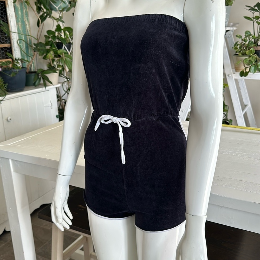 velvet halter jumper Black and white vintage was all the rage in late 70-80s XS